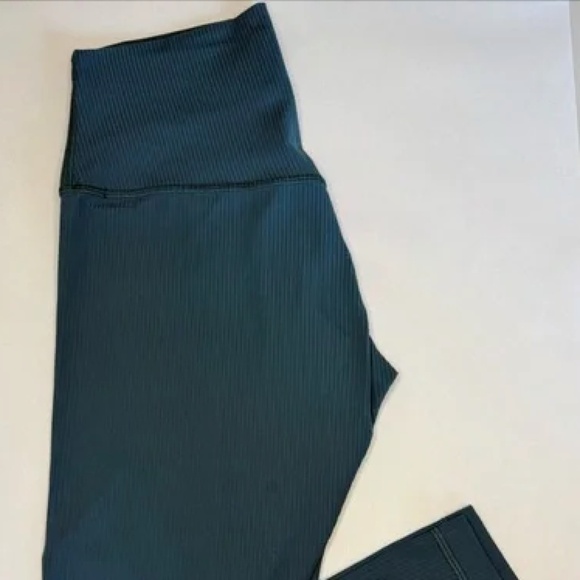 Lululemon Align Ribbed High-Rise Crop 23" Green Jasper, size 6 - Picture 6 of 13